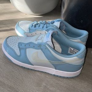 Nike sb dunk low aura clear